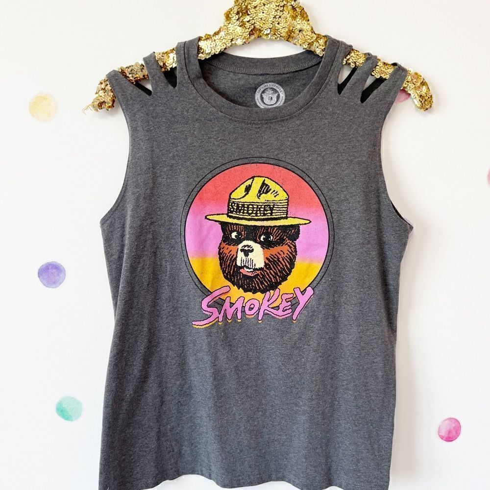 Smokey Bear top  